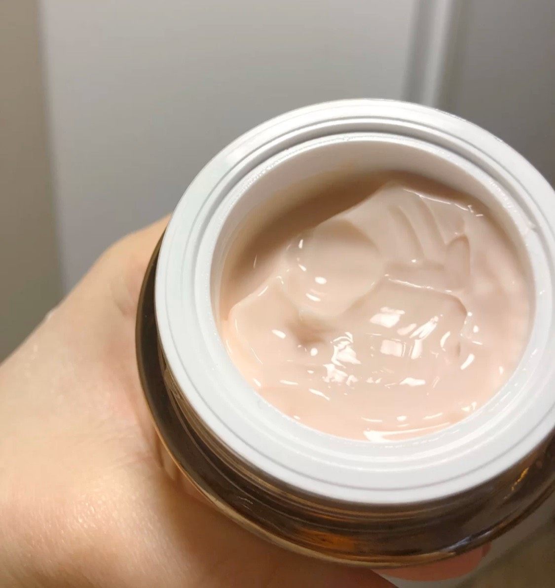 💫兰蔻菁纯是仅次于黑金系列的高端线，然而事实证明，菁纯线的