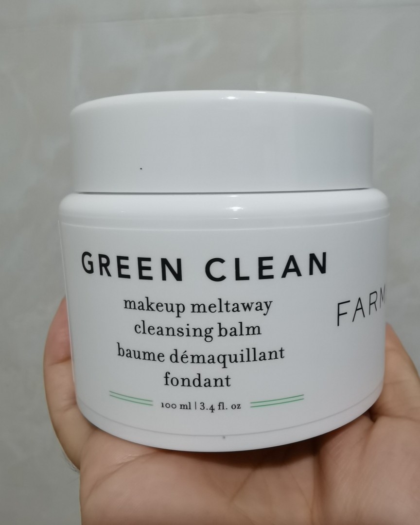 ✅好评无数的Farmacy卸妆膏，清清淡淡的绿色膏体，闻起来