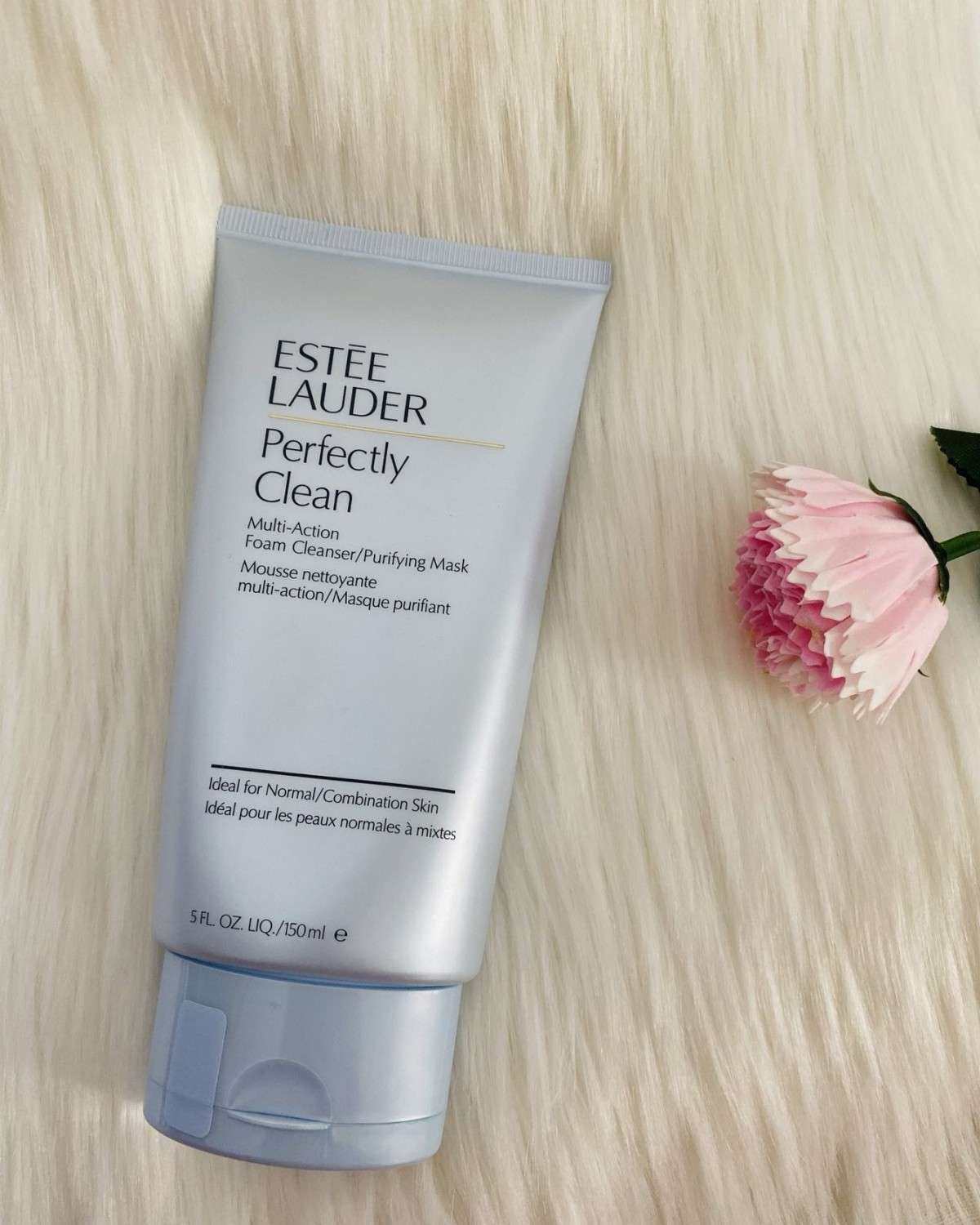 ✅雅诗兰黛蓝洁，这个洗面奶真的洗得很干净，我混油皮用完后脸上