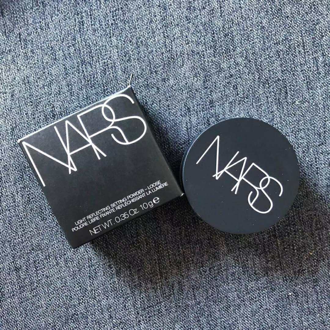 ❤️很多人知道的nars定妆产品可能都是大白饼粉饼吧，其实这