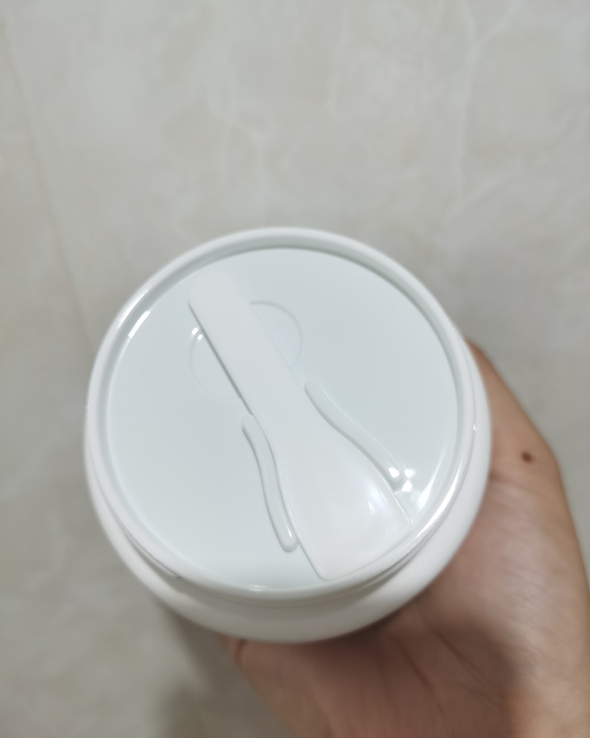 ✅好评无数的Farmacy卸妆膏，清清淡淡的绿色膏体，闻起来