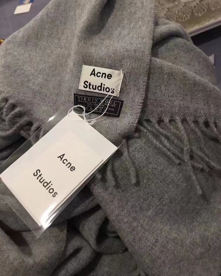 上一篇介绍了Ance Studios的托特包，这次我找到了围