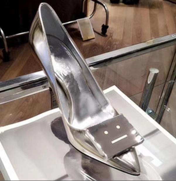 上一篇介绍了Ance Studios的托特包，这次我找到了围