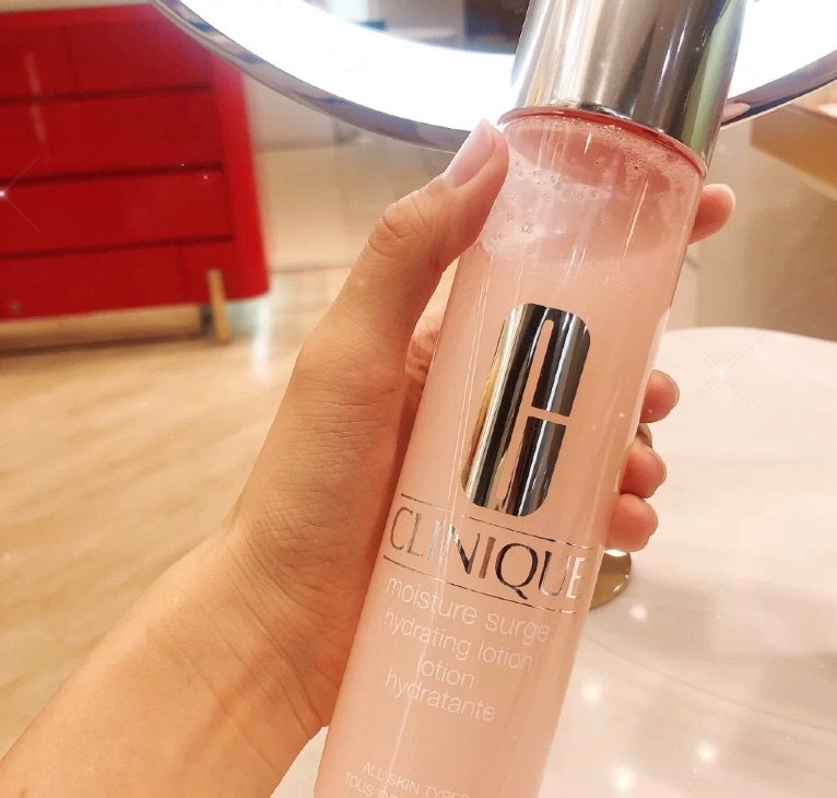 🎀又是一款来自倩碧家的宝藏单品，水磁场里面的粉水，绝对吹爆