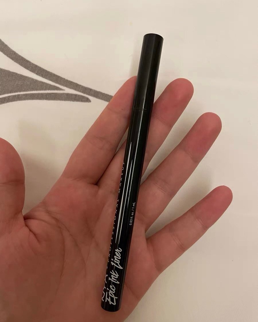 🌸NYX眼线液笔     这个眼线液笔比较冷门，我是有一次