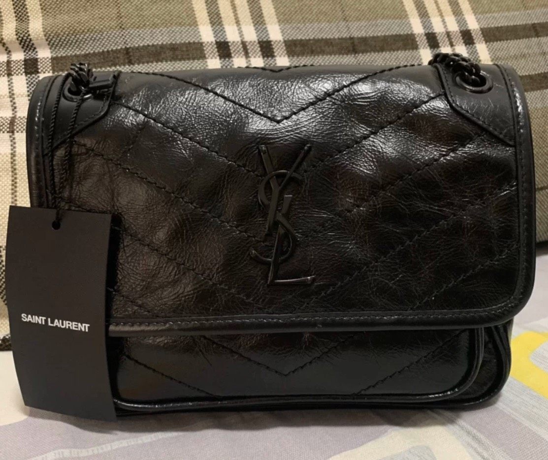 💫YSL niki baby包，该款手袋采用有点夸张的爆裂