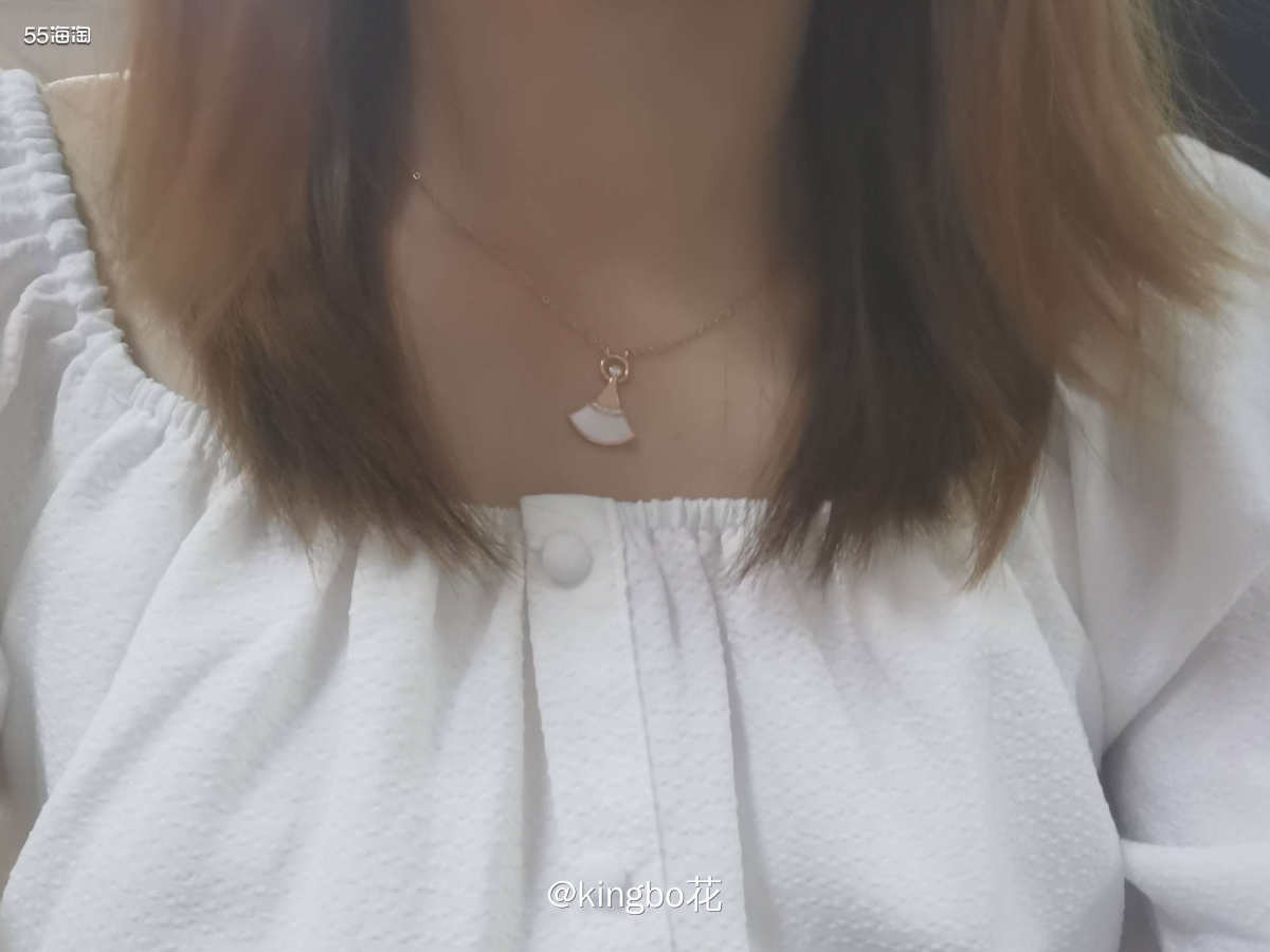 🔶白色贝母小裙子项链，优雅沉静，白贝母饰品也好好看哦  �
