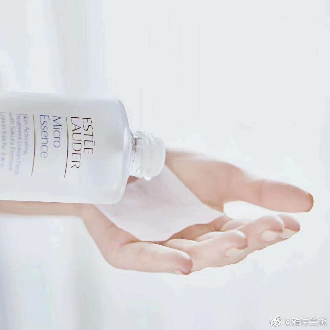 ❤️说到雅诗兰黛原生液真的能排到我的人生挚爱水排行榜里，平滑