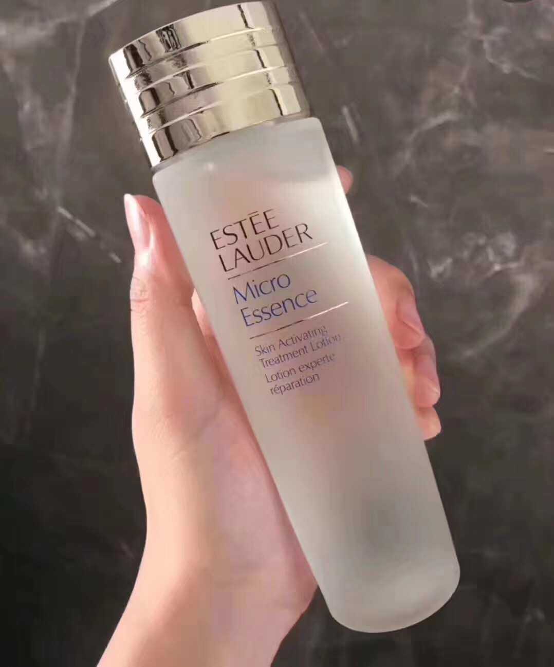 ❤️说到雅诗兰黛原生液真的能排到我的人生挚爱水排行榜里，平滑