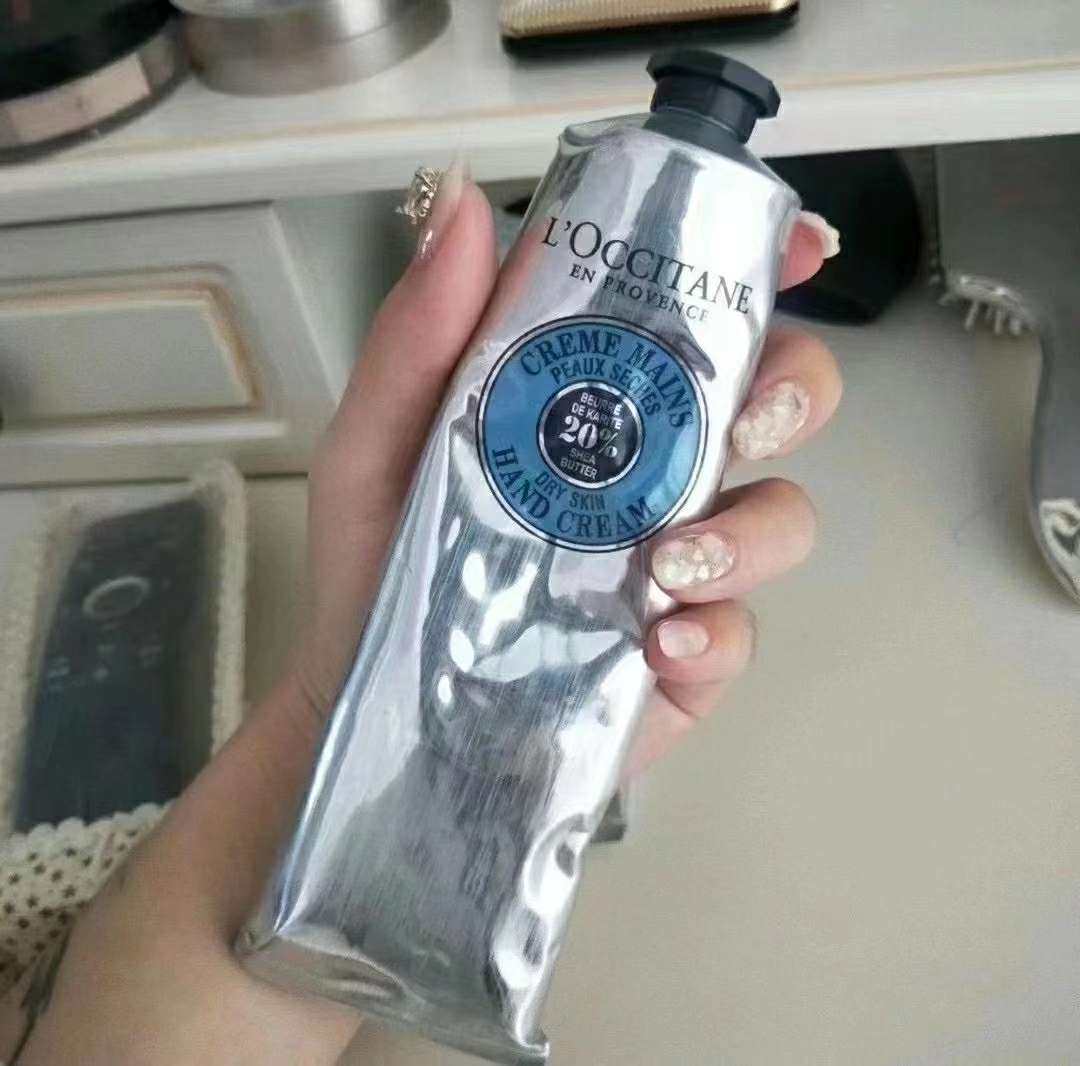 ❤️欧舒丹第一大热门产品就是欧舒丹乳木果护手霜，俗话说手是女