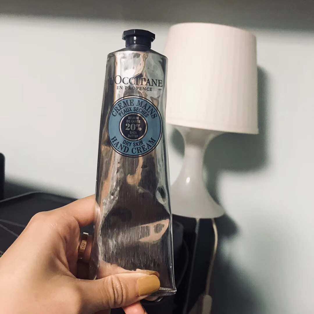 ❤️欧舒丹第一大热门产品就是欧舒丹乳木果护手霜，俗话说手是女