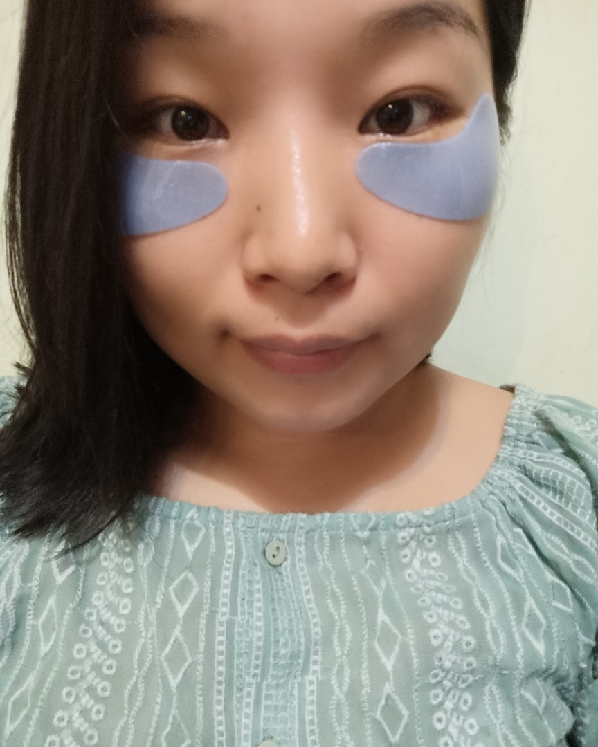 111skin我之前有打卡黑色的那款眼膜，那款是抗老眼膜，里
