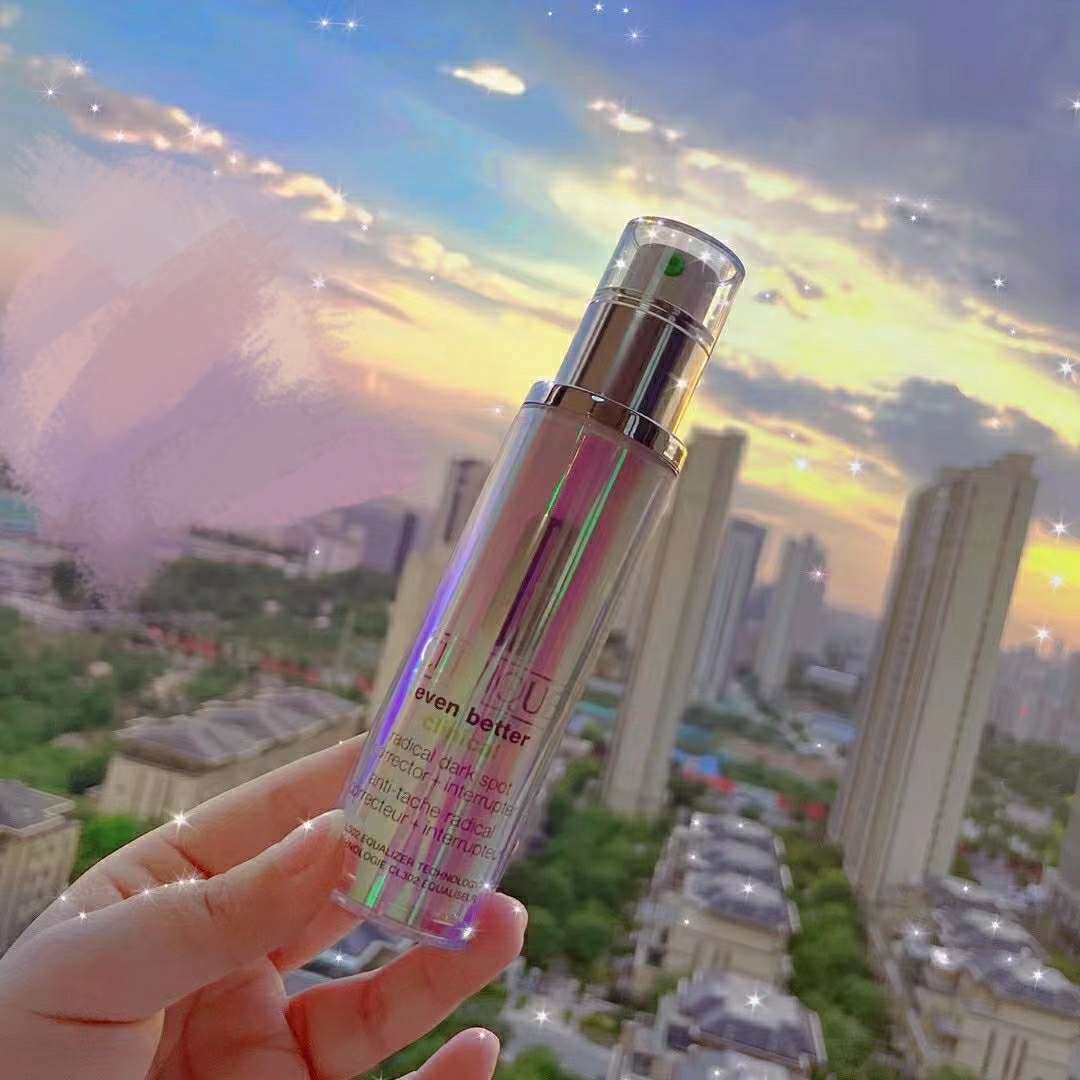 ❤️要说到今年倩碧最火的产品是哪个，就属倩碧淡镭射瓶精华，这