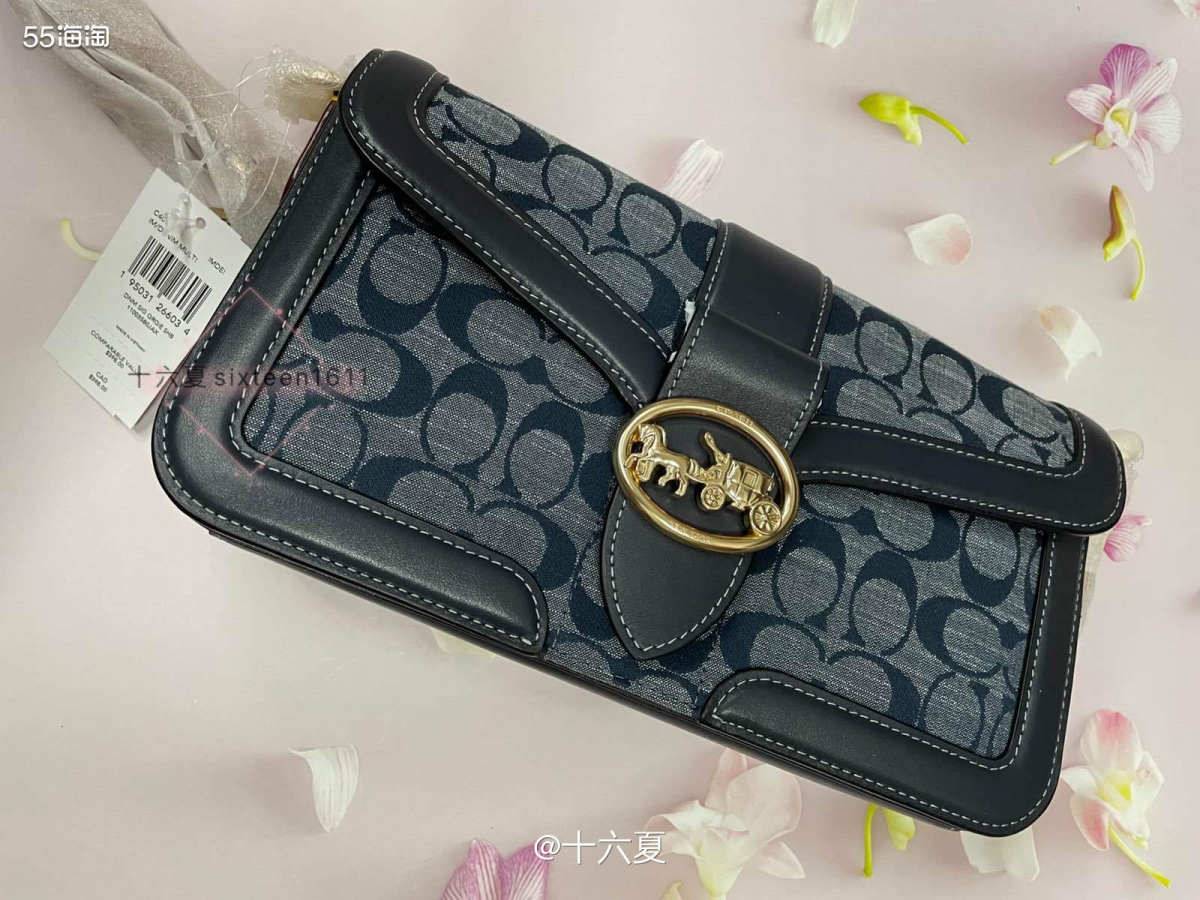 🌟这是一单又喜又悲的开箱，因为奥莱的当时的跳水浮动价格让我