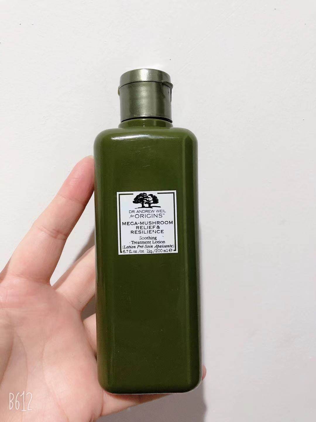 最晚上突然发现自己的右下巴长了一颗痘痘，虽然没有很严重，但是
