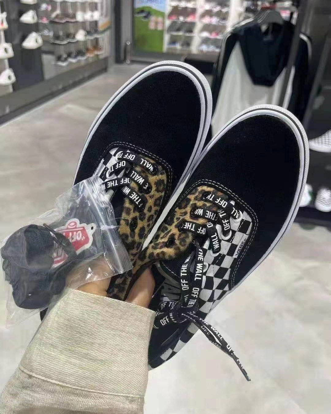 vans不对称棋盘格豹纹  💰355韩免直邮到手 🈶️2