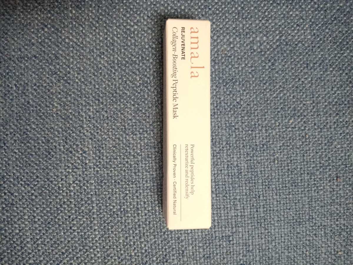 💆👸🌸有个面膜小样今天拿来试试，牌子是 amala，好