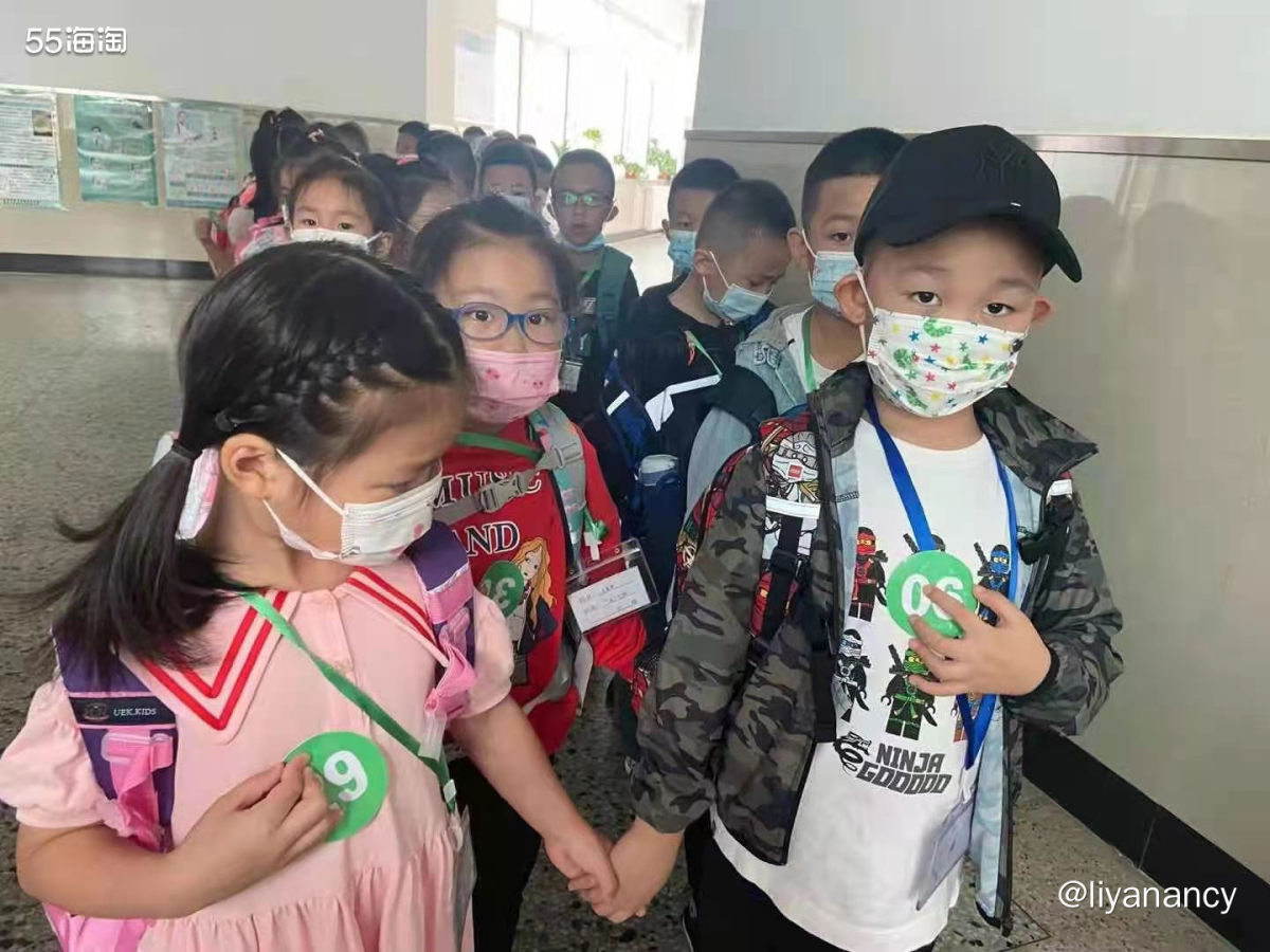 ✨9月1日是全国中小学生开学的大日子，今天姐姐家的双胞胎姐妹