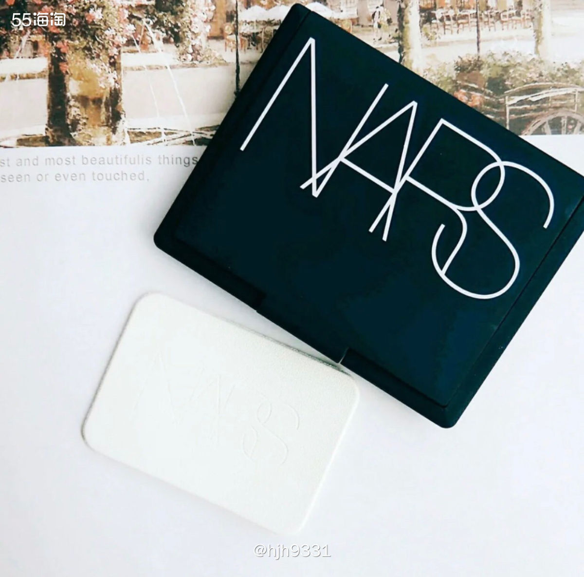 ✨Nars大白饼是它家的明星产品！ 白色的粉饼涂出来是透明的