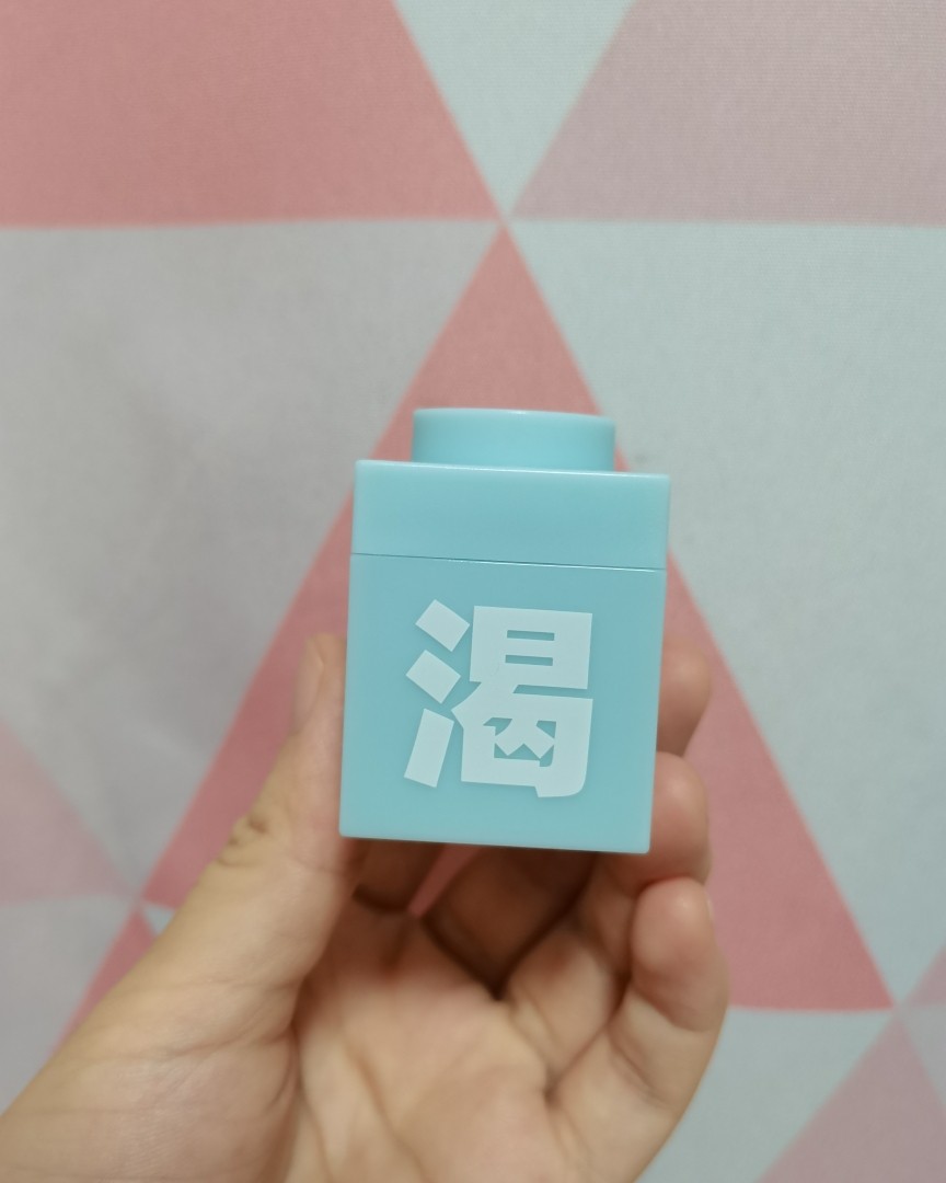 适合晒后泛红、干燥缺水、刺型肌肤~ 里面有啫喱精华、珠珠精华