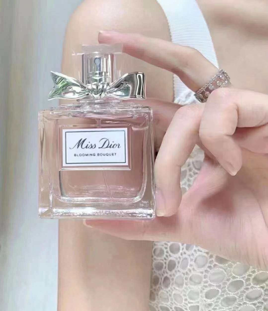 ❤️迪奥的最火女香之一，迪奥花漾甜心香水，它的甜蜜香气就像初