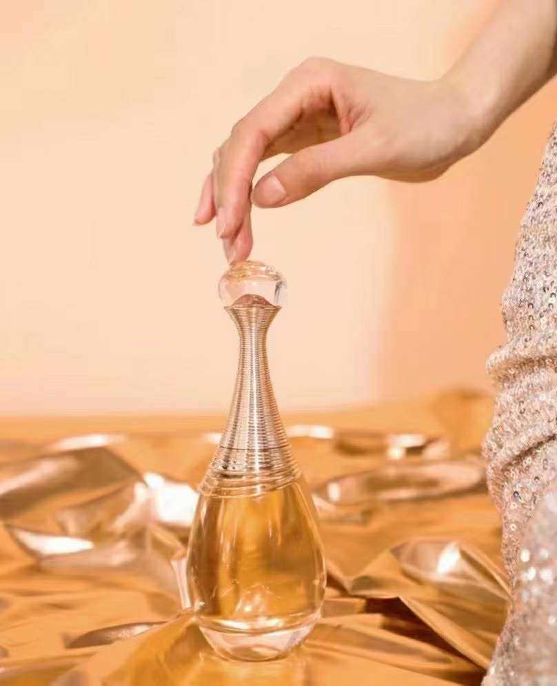 ❤️迪奥家最具代表性的香水，火了数十年还在火，迪奥的灵所在，