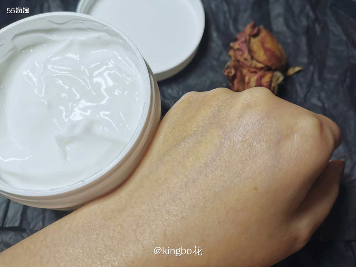 🔴雅顿白茶野玫瑰身体乳，润而不腻，野玫瑰的味道混合白茶真的