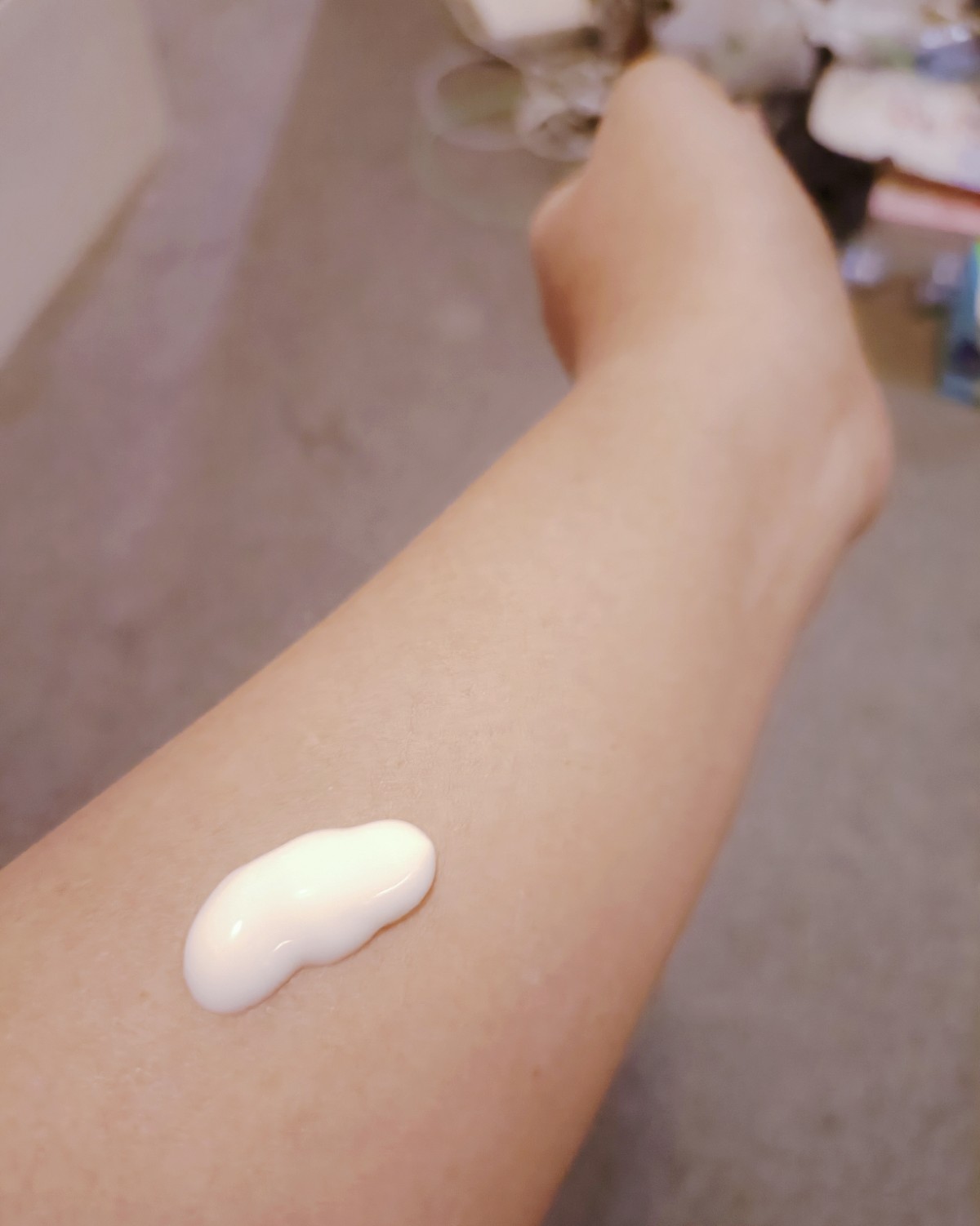 对于身体乳，我一向是喜欢越轻薄越好，这样身体没有一点负担，a