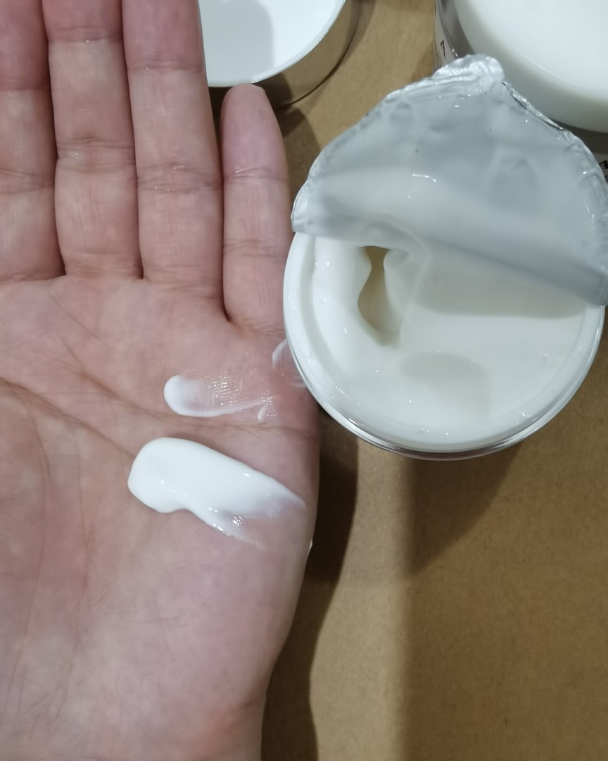 ✅香缇卡家有好几款涂抹面膜，其中钻石面膜和花妍面膜比较出名，