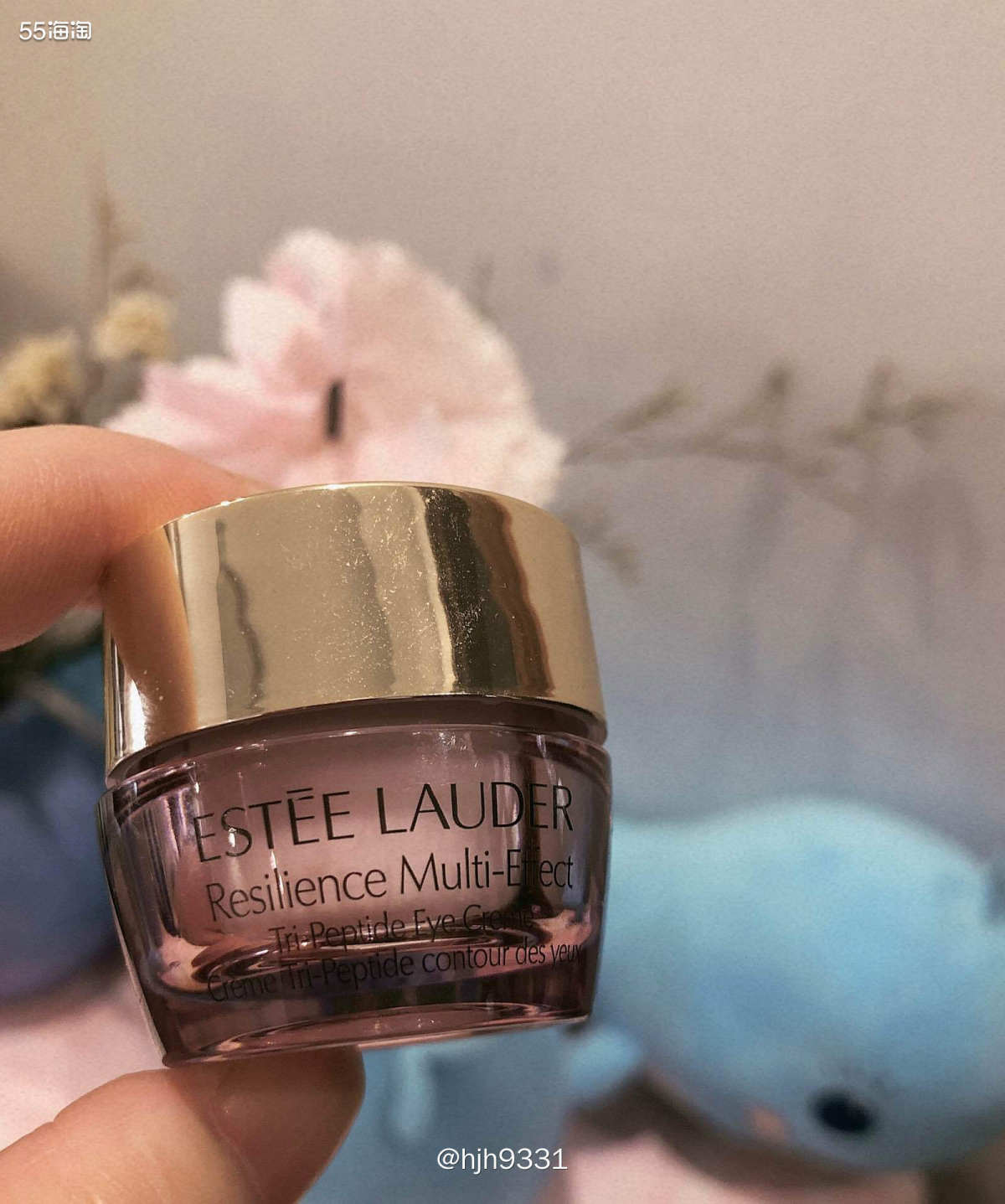 ✨雅诗兰黛多肽紧致眼霜外观质地：粉色的瓶子，这个系列都是粉色