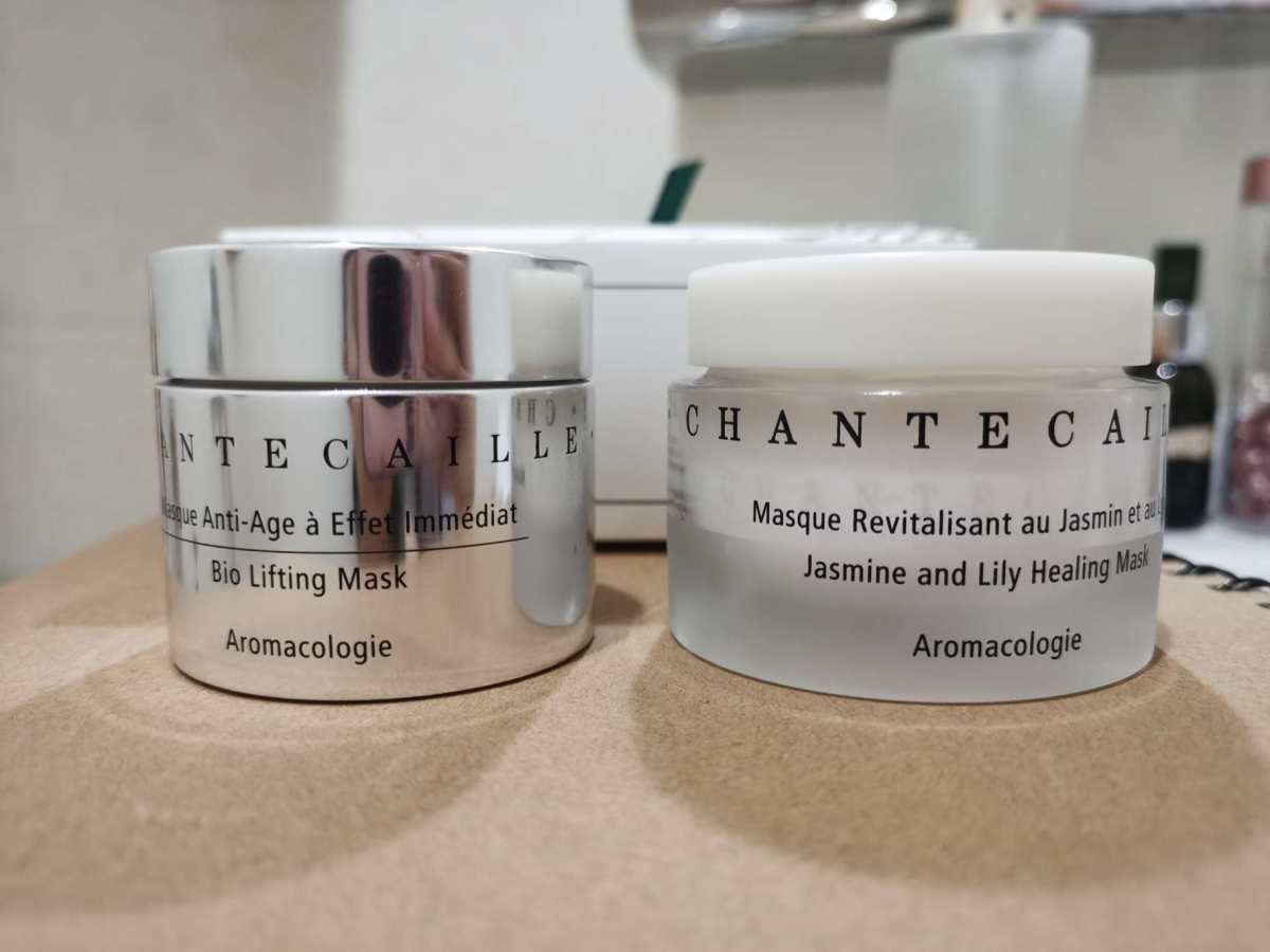 ✅香缇卡家有好几款涂抹面膜，其中钻石面膜和花妍面膜比较出名，