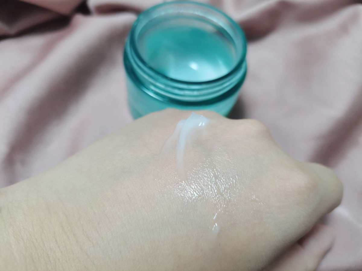 🎈悦木之源家有很多明星产品，比如大名鼎鼎的菌菇水，维稳、镇