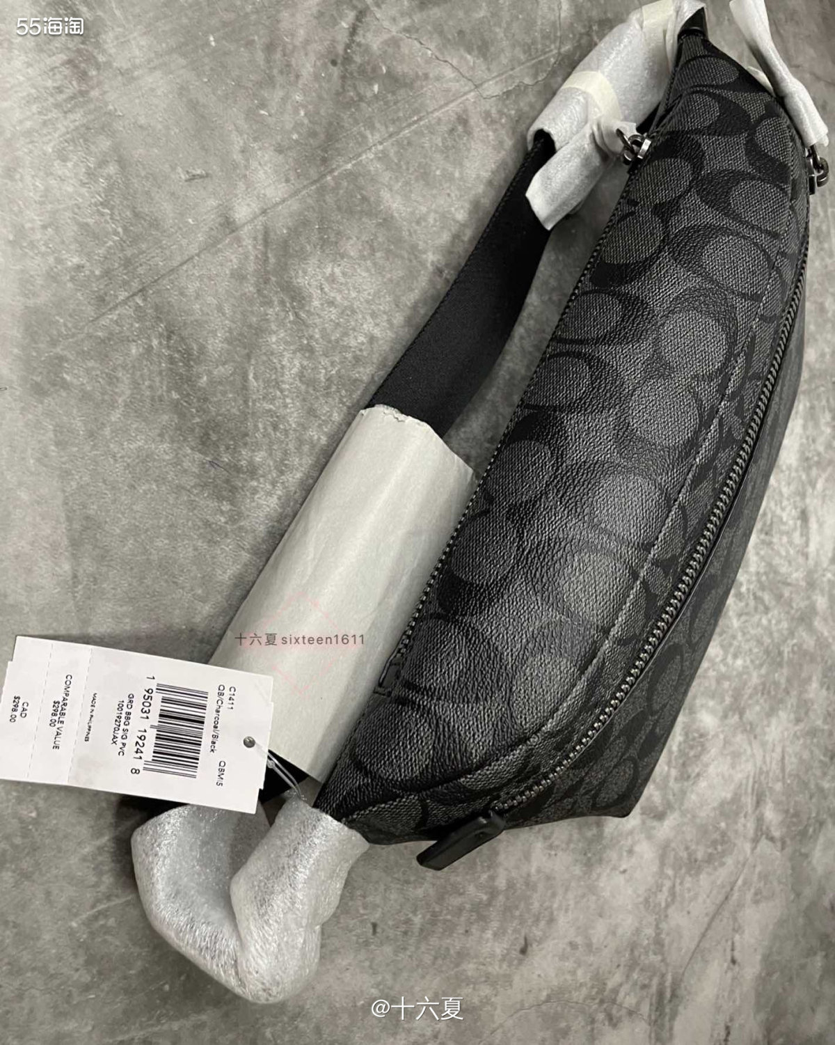🌟 COACH蔻驰BeltBag36老花腰包胸包，颜色是炭