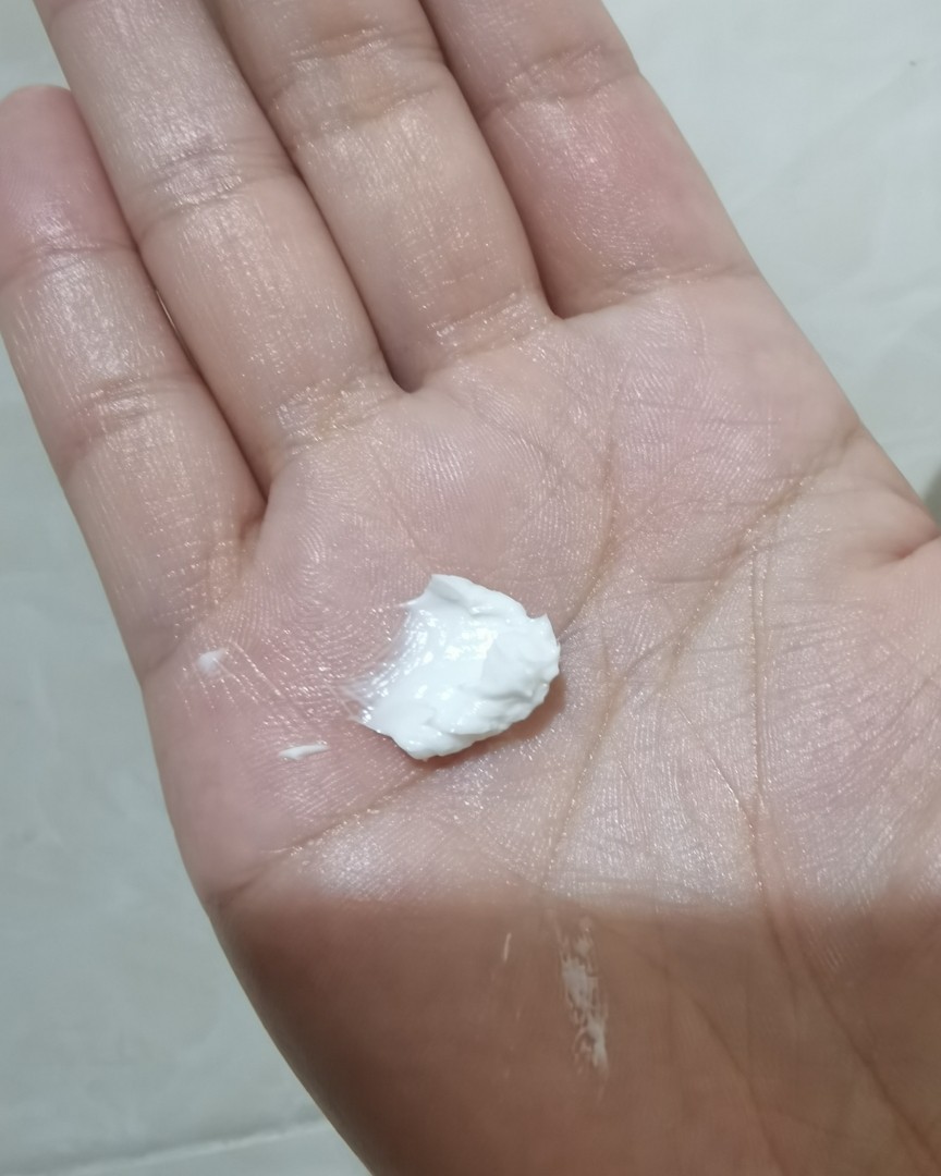 ✅LAMER家的明星产品无疑就是他家的经典修复面霜，也称精华