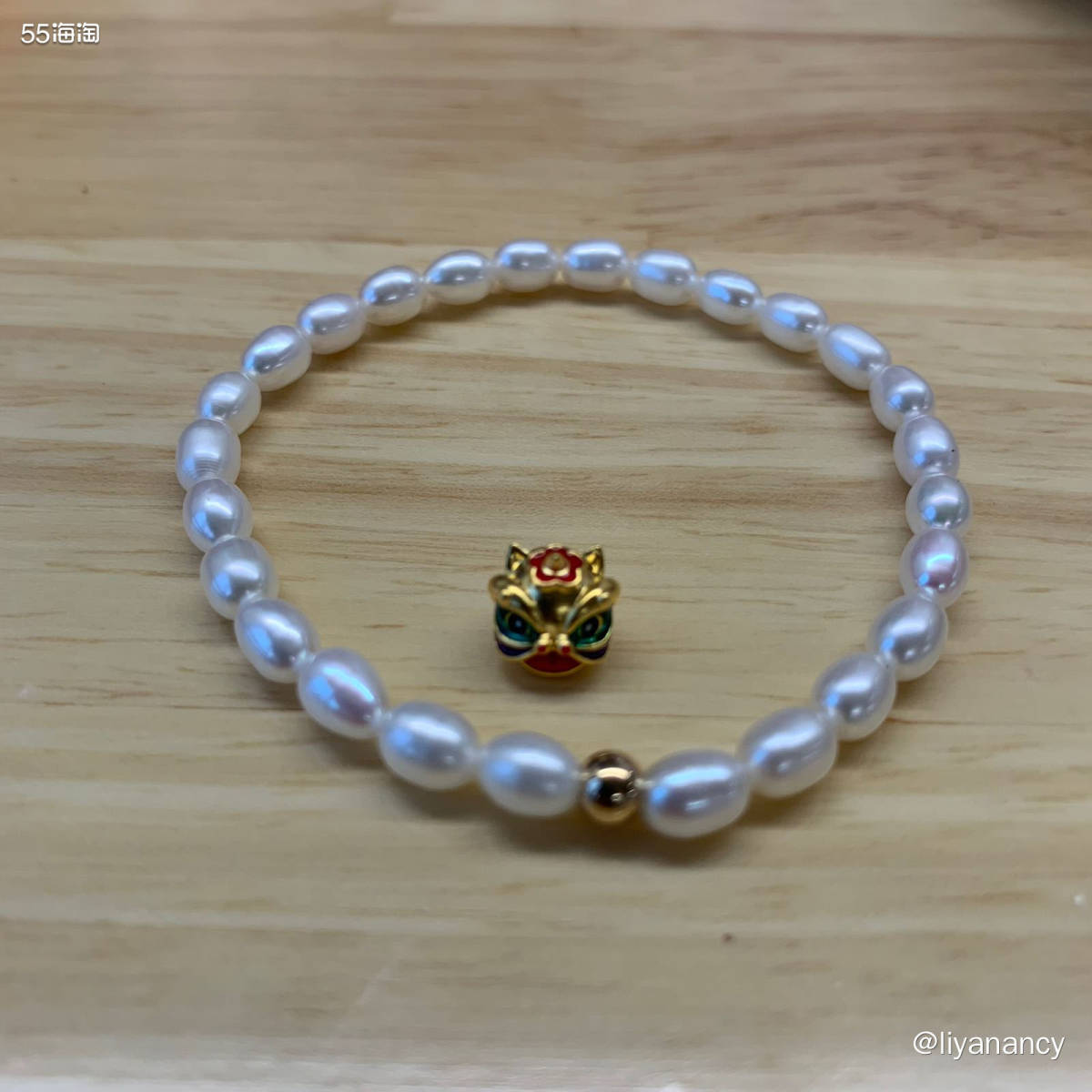 ✨现在就挺流行金饰转运珠的，有用红绳穿的，也有金店自己有硬朗