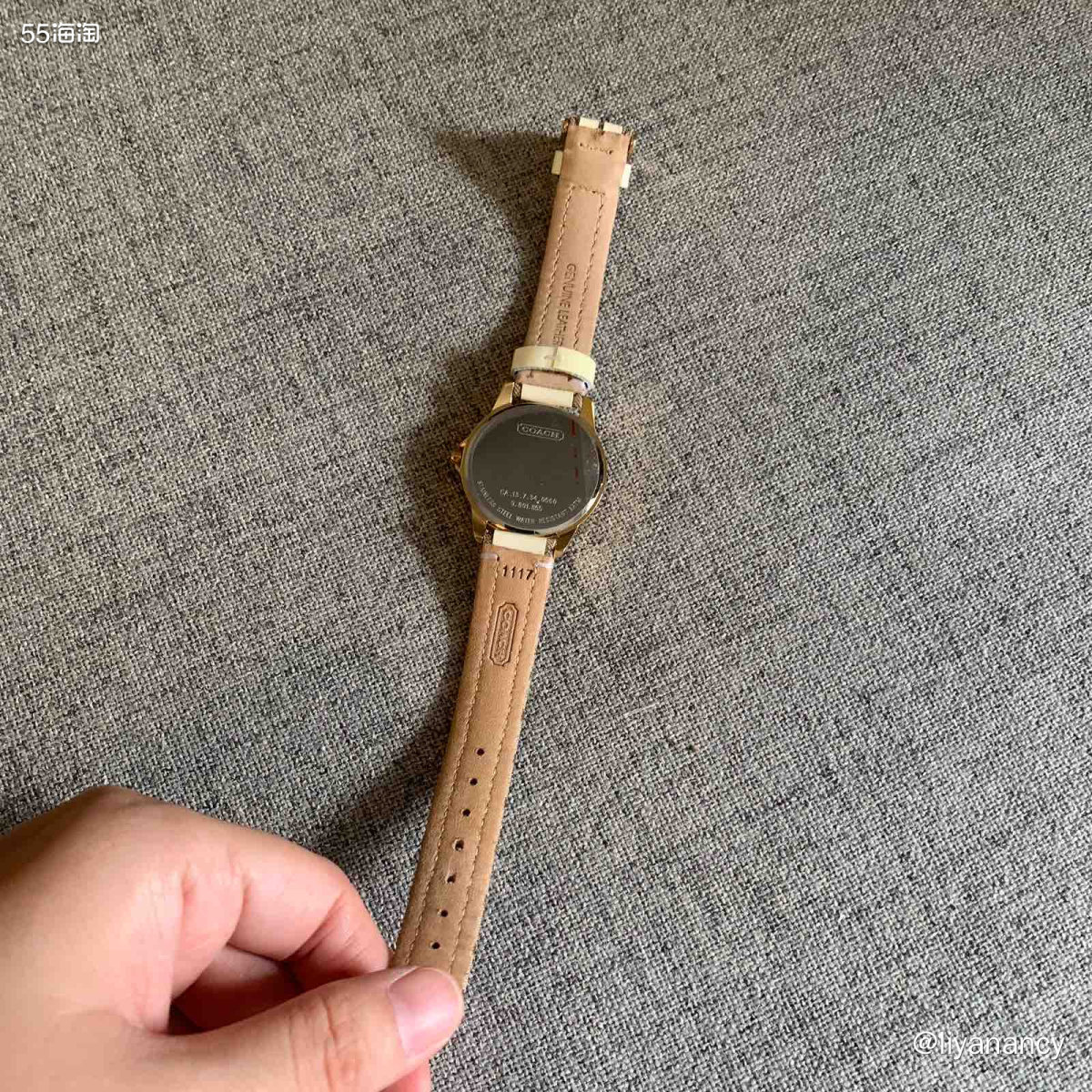 ✨这个是coach家的皮带表，这个颜色是我很喜欢的，米色的看
