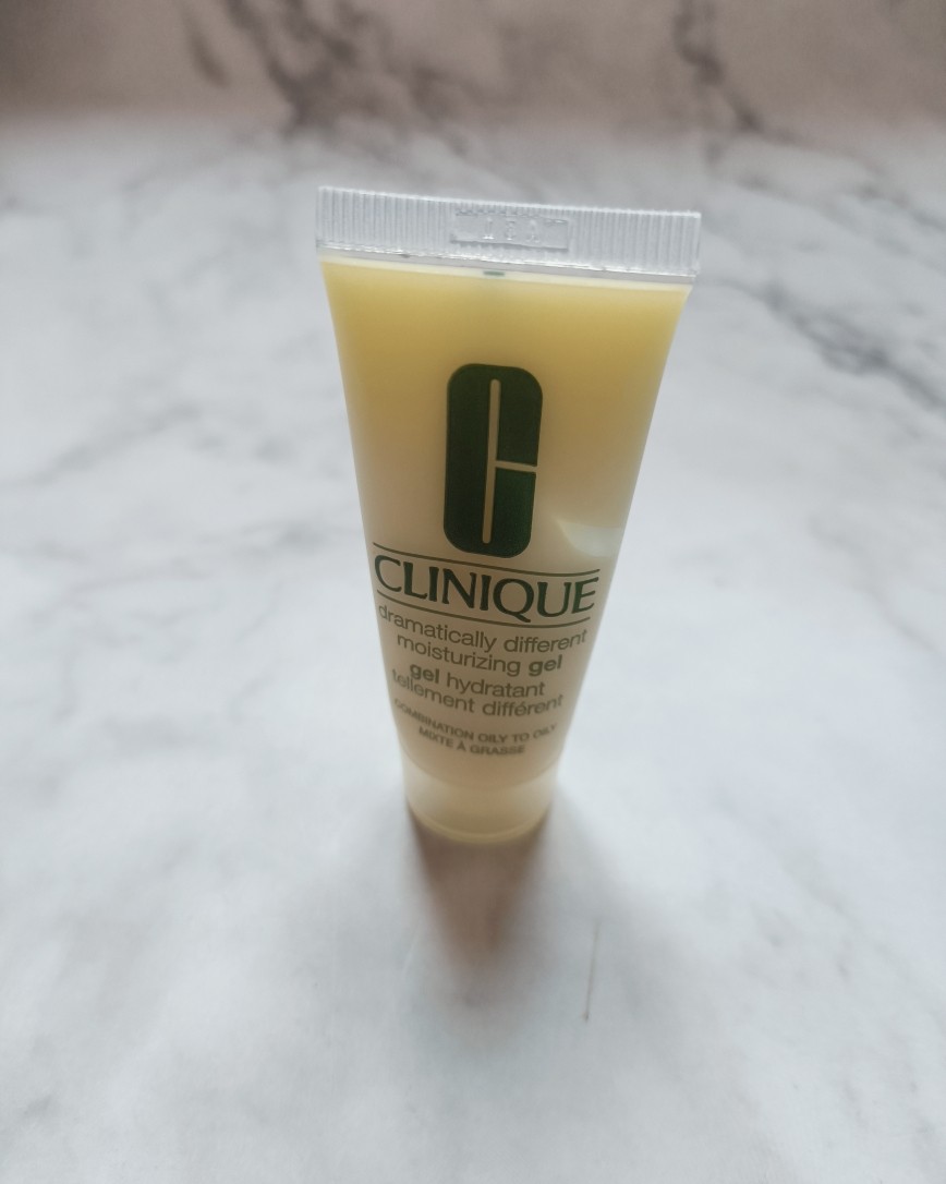 倩碧的黄油我不是说只能学生党使用，只是学生党用它的话性价比高