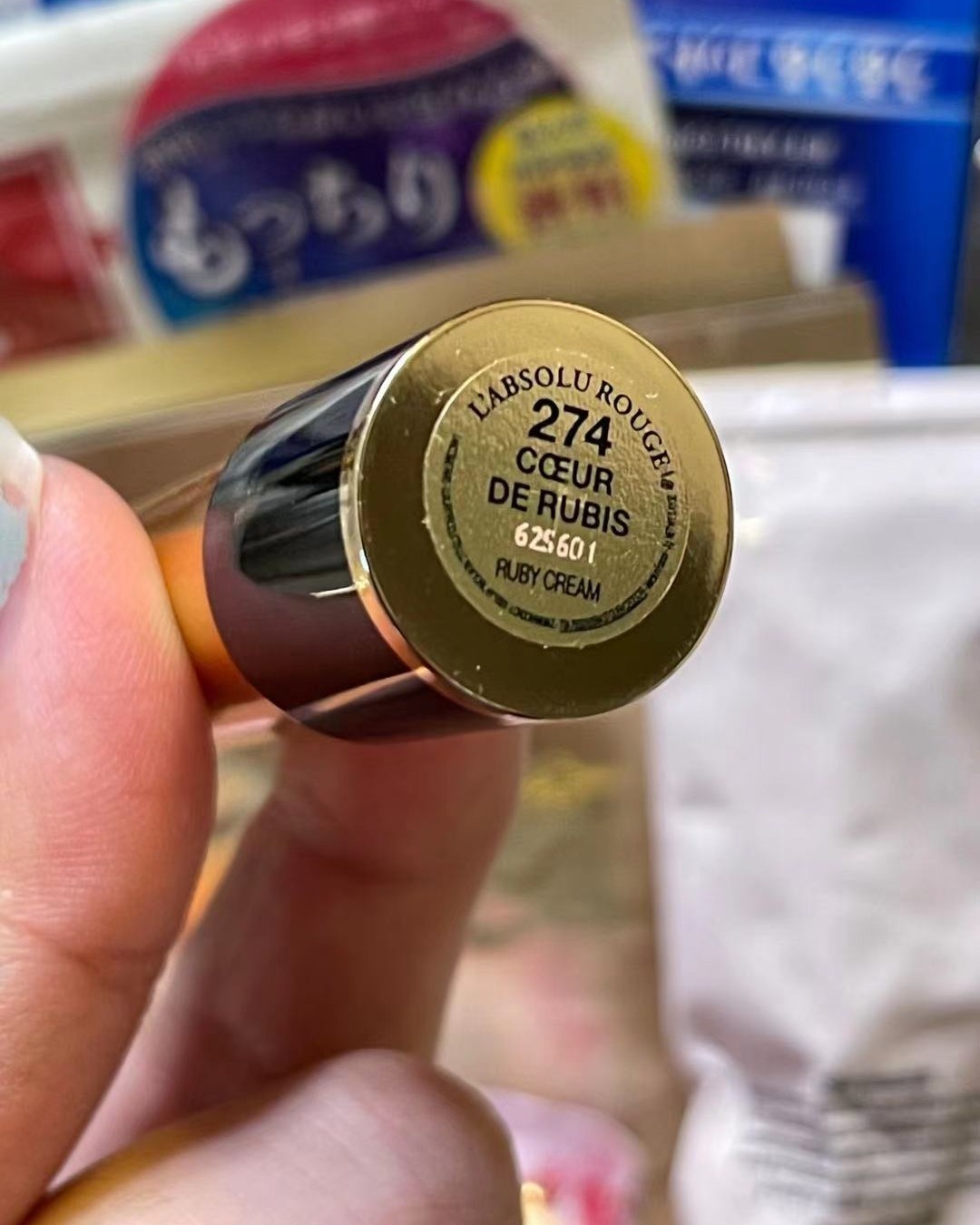 我这几天要跟姐妹们分享我最近剁手的口红了，真的是每一支都那么