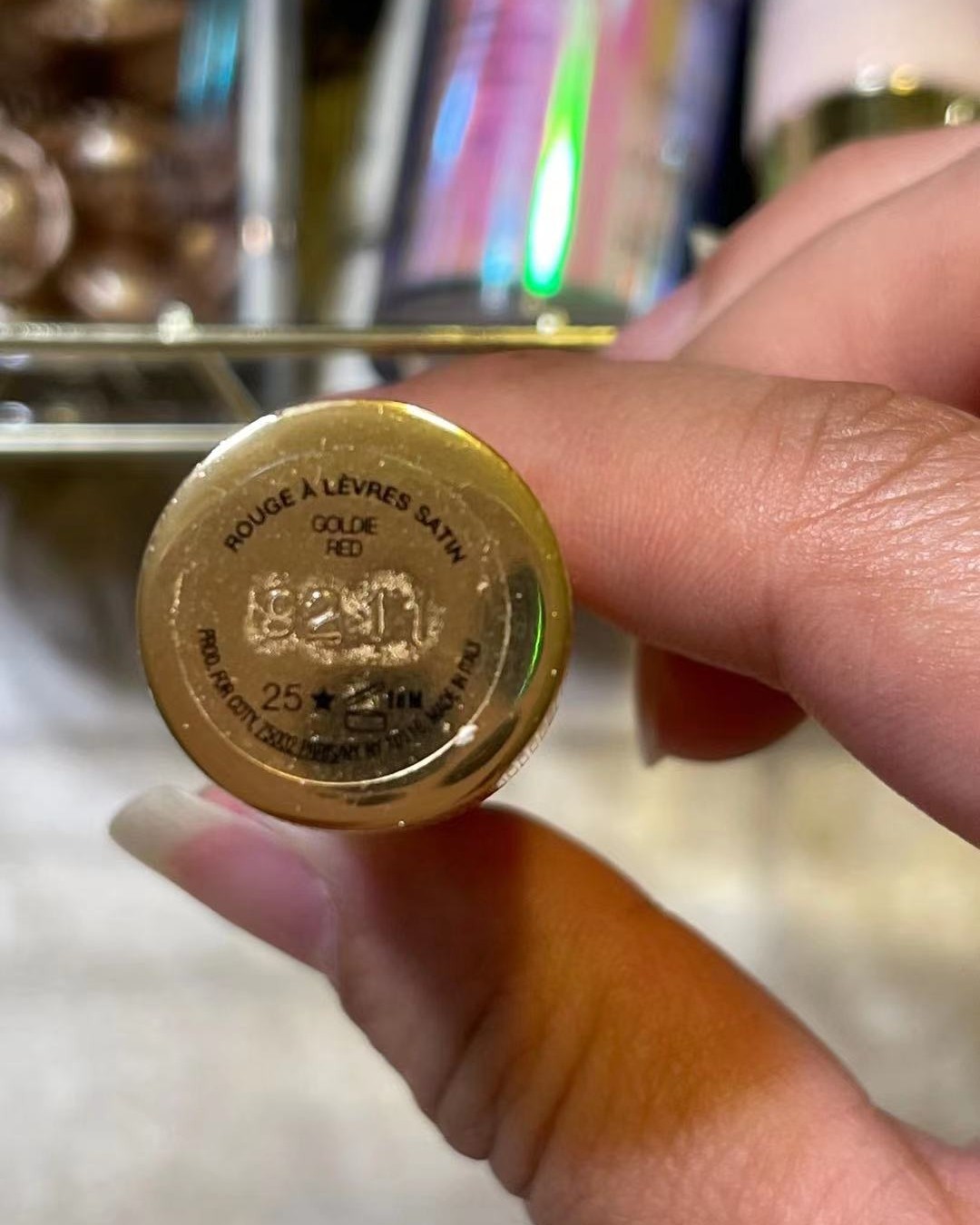 品牌：Gucci   色号：哑光25golde red   