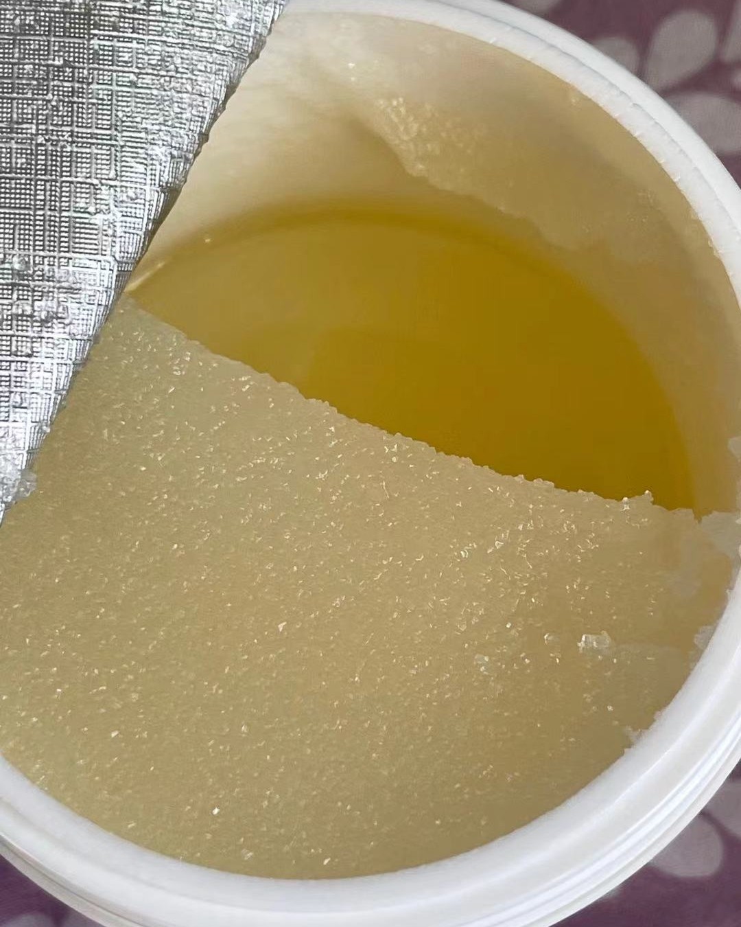 大家好！我又来啦！今天介绍一下我的kneipp这款磨砂膏  