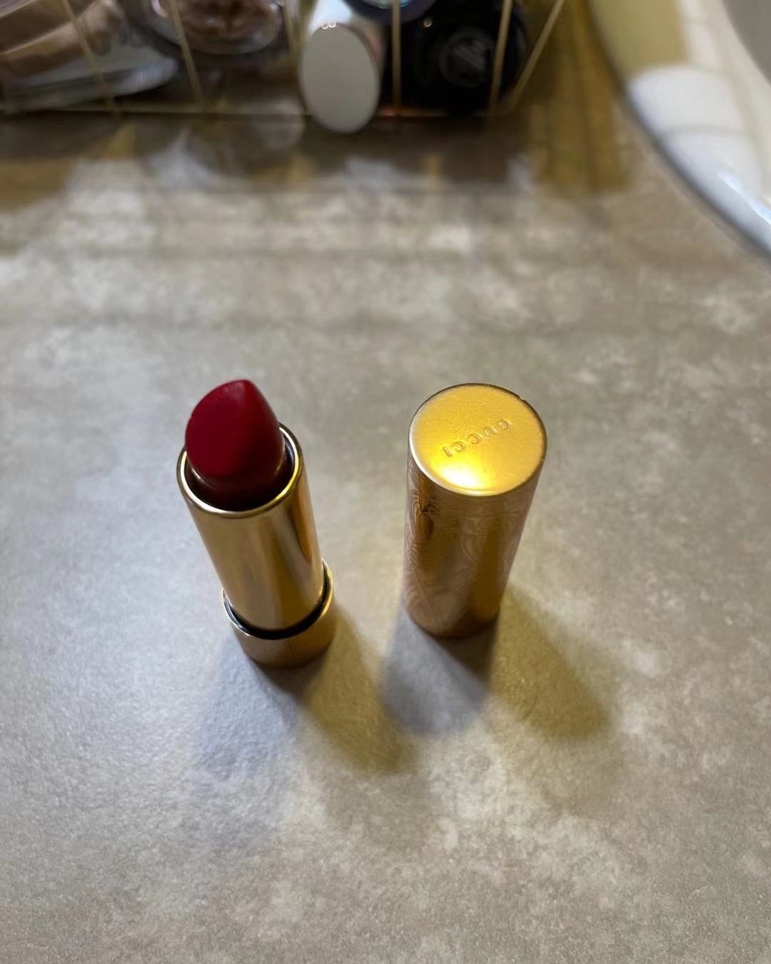 品牌：Gucci   色号：哑光25golde red   