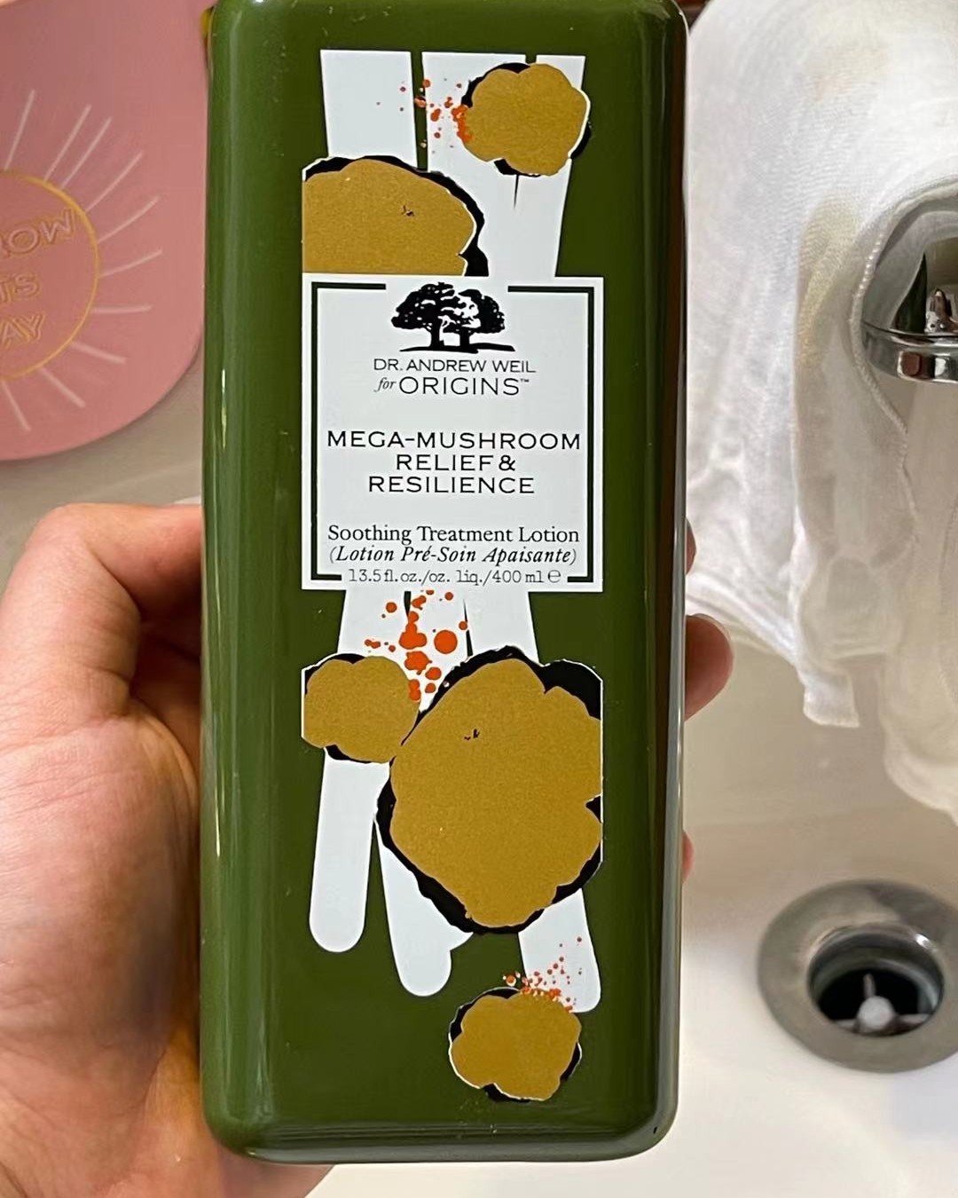 origins悦木之源菌菇水又称焕能精华灵芝蘑菇水，不管它叫