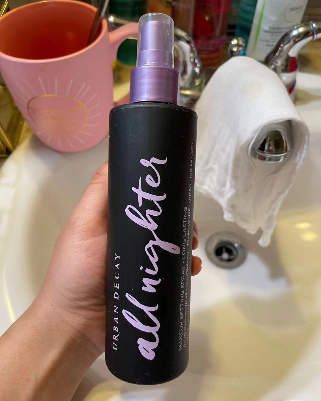 URBAN DECAY UD衰败城市定妆喷雾，据说很持久长效