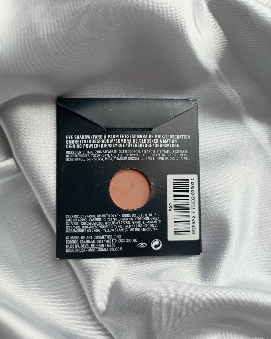 ✅测评单品: Mac单色眼影Soft brown      