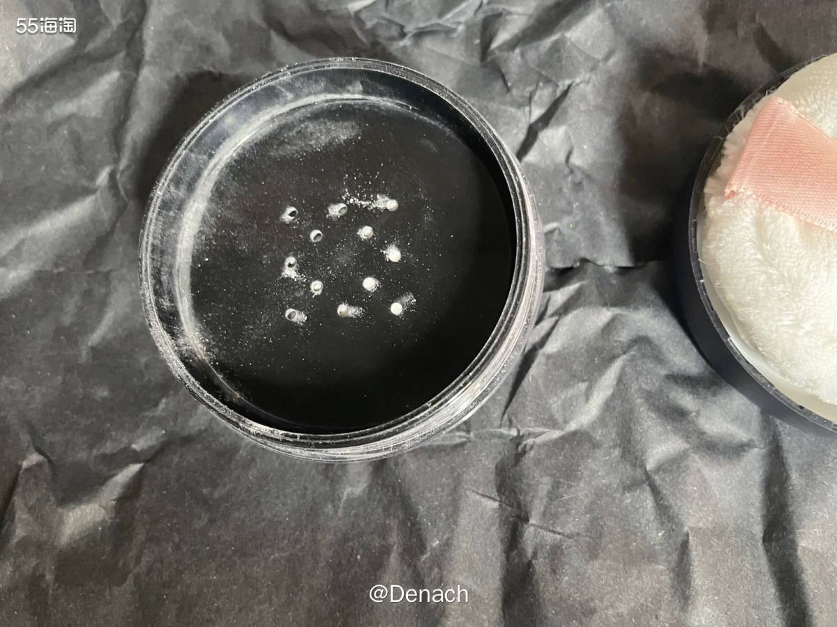 ⭐️Nars裸光蜜粉定装散粉，这个超级油皮、混油的姐妹购买。