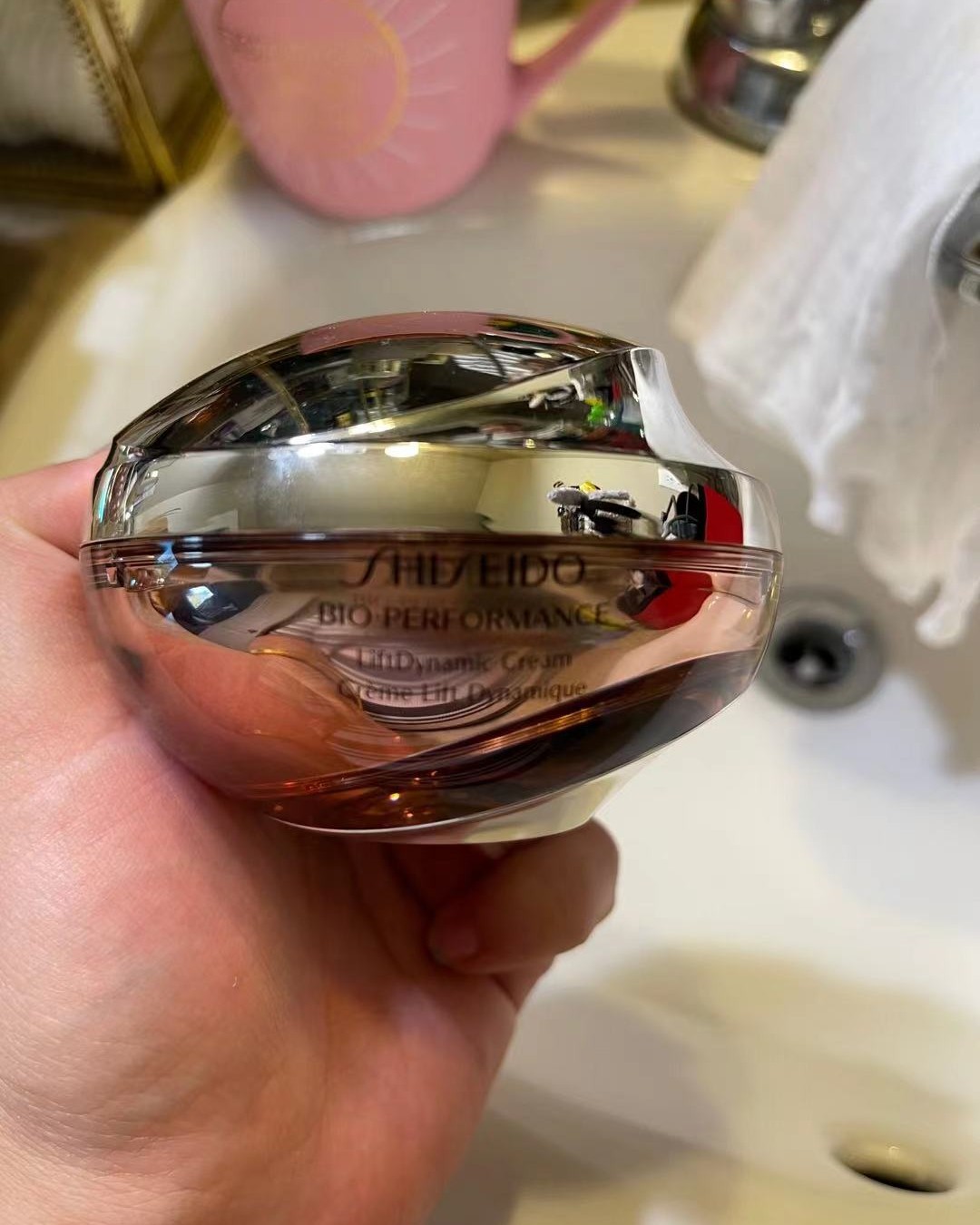 资生堂百优丰盈提拉紧致面霜，好贵 好贵 好贵呀！   但是它