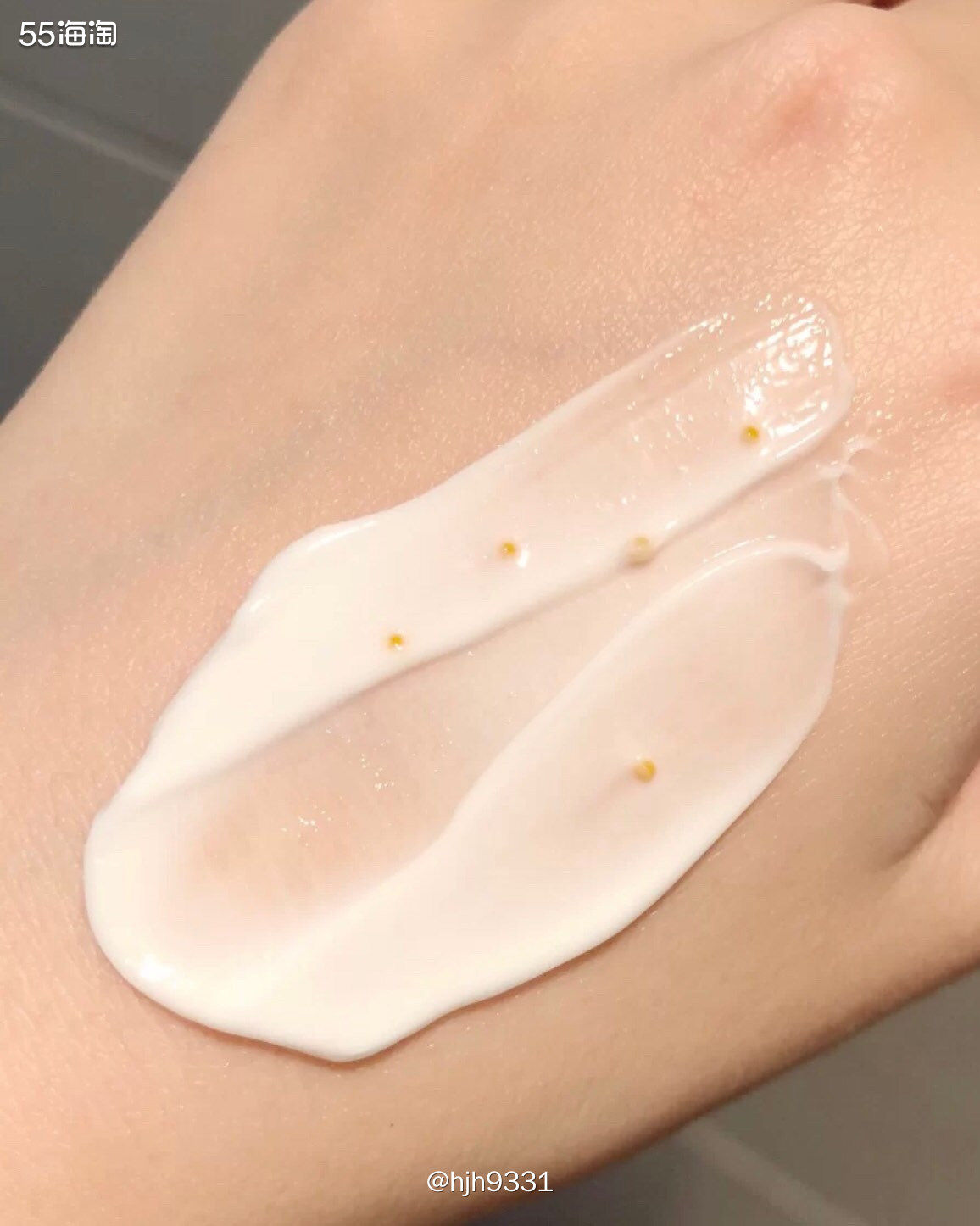 ✨伊丽莎白雅顿的绿茶身体乳也有两种哦，两款质地不同，但是都很