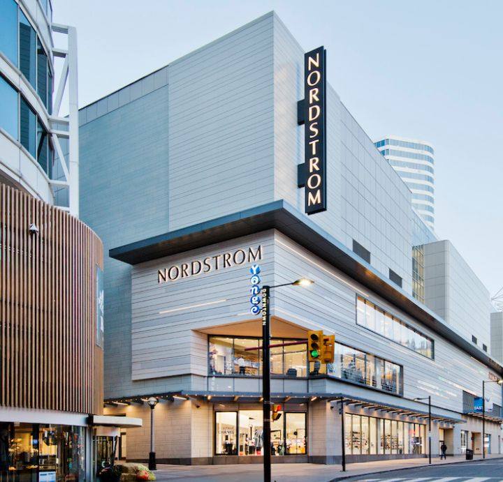 ND美妆折扣上新，看了社区姐妹的一堆作业，想买兰蔻小黑瓶，但