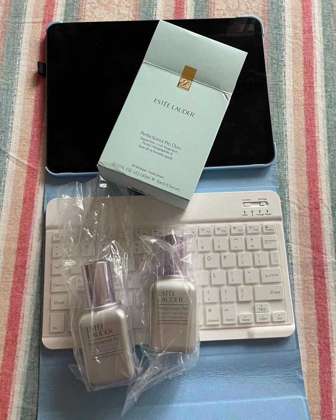 雅诗兰黛线雕精华，比入款，适合25+的肌肤。   线雕精华是