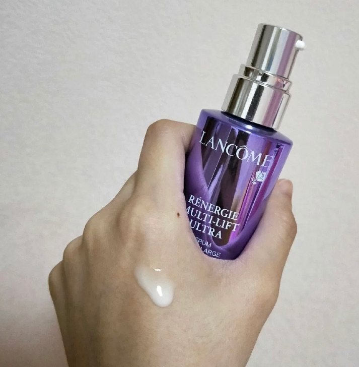 🟣同样是来子兰蔻塑颜系列的产品，这是一款精华乳，官方主打主